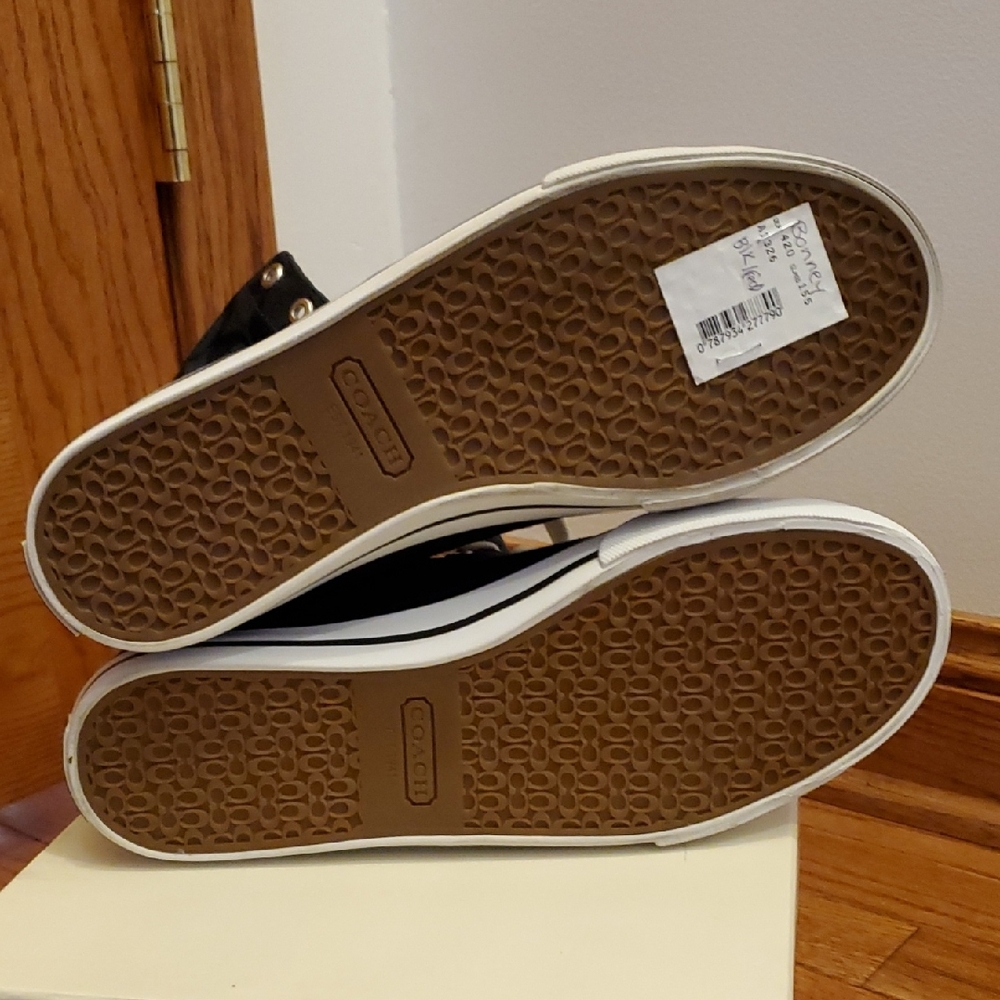 NWT Womens Coach Black and White Canvas Sneakers. 7 - Picture 13 of 16